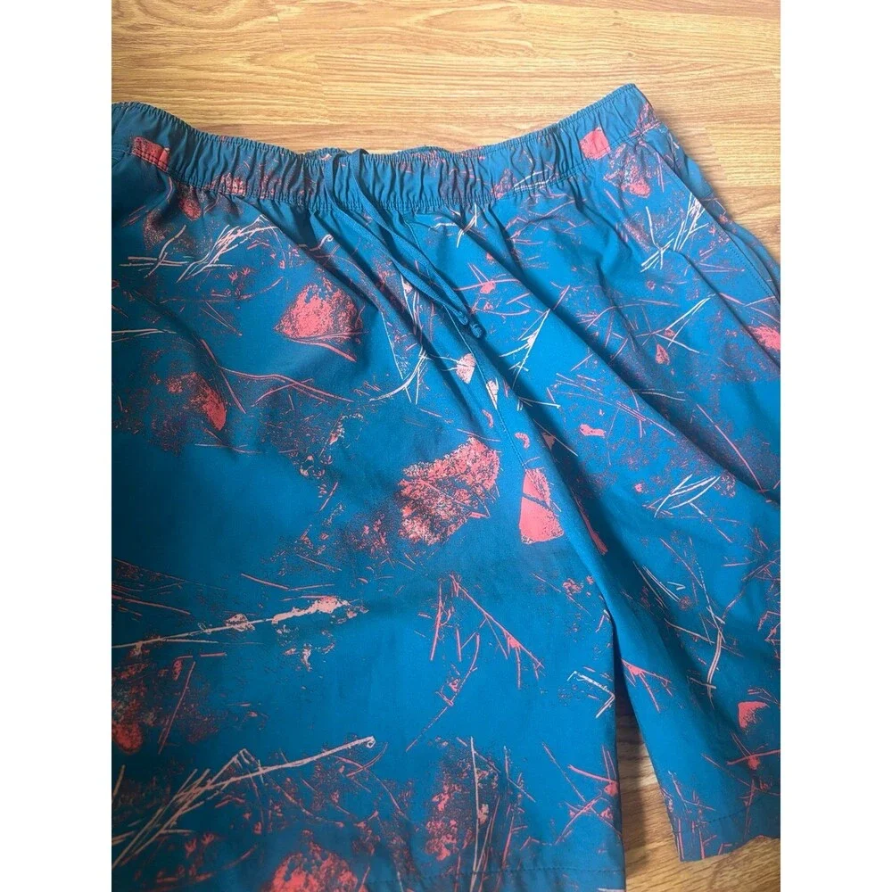 The North Face Men’s Large Printed Shorts Blue Red Outdoor Hiking Casual